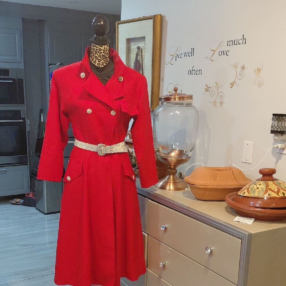 100% Vergine Wool Louis Feraud  By Holt Renfrew Vibrant Red Coat